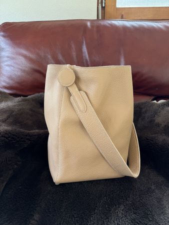 handgemachte Leder Bucket Bag beige/Sac en cuir beige