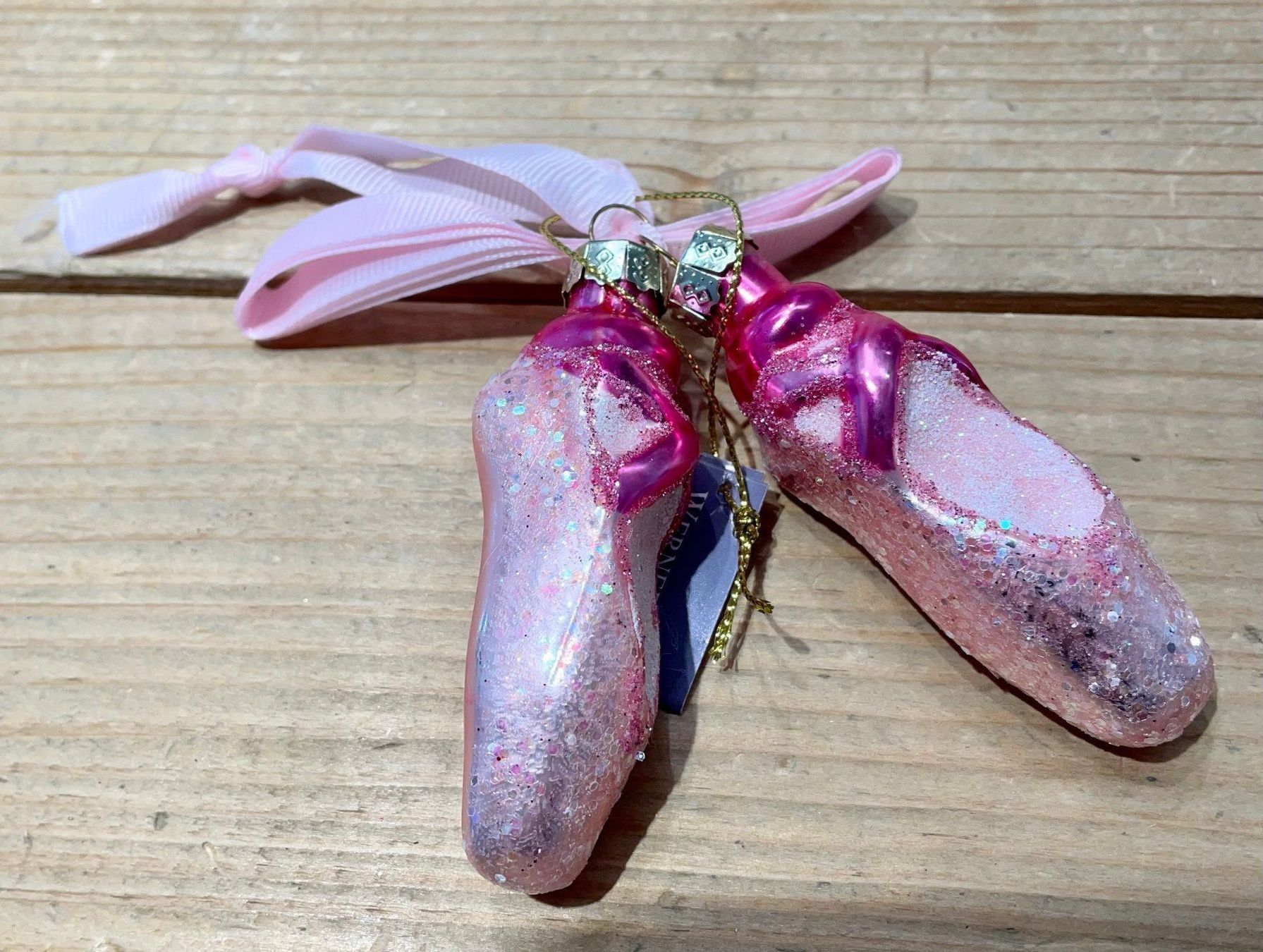 Tutte le decorazioni: Weihnachtskugeln/Balettschuhe/Rosa – Nuovo e nell'imballaggio originale da Volketswil venduto da rubin74 2