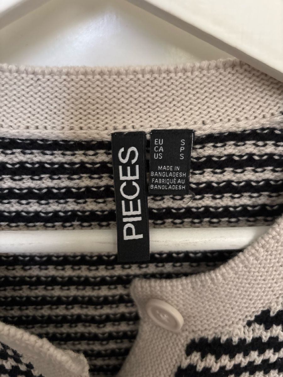 Pieces Jacken: Strickjacke Pieces S 36 – Gebraucht aus Sarnen von leonie.vera 1