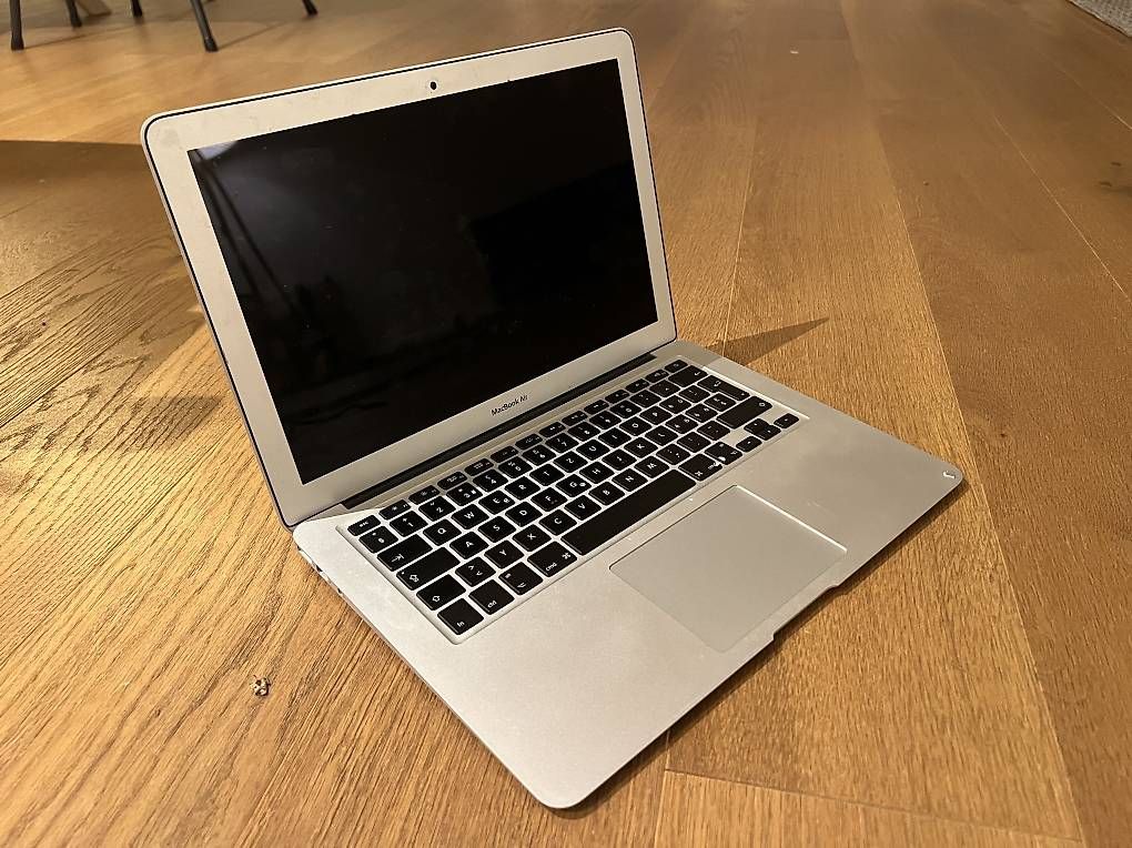 Portables: MacBook Air 13" (2017) – D'occasion à Cham par pafc_