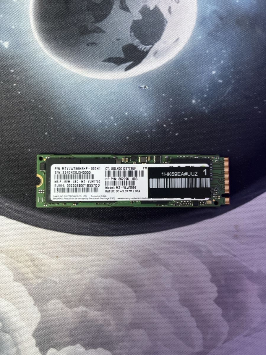 Dischi rigidi: 256 Gb Nvme M.2 ssd – Usato da Degersheim venduto da felen67