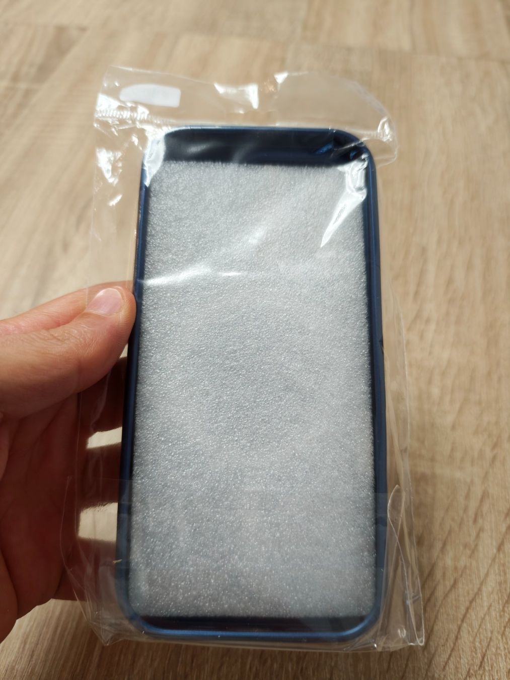 Apple Covers & Schutzfolien: iPhone 16pro Silikonhülle - blue – Neu und originalverpackt aus St. Antoni von Animalisch 1