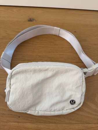 Lululemon belt bag