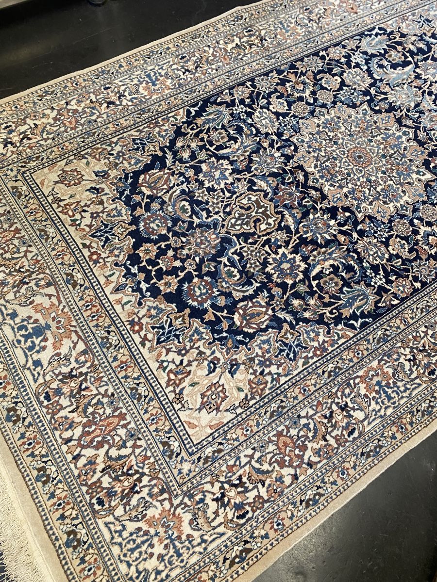Tapis: Original Perser Teppich Nain mit Seide – D'occasion à Männedorf par Adamiat 1