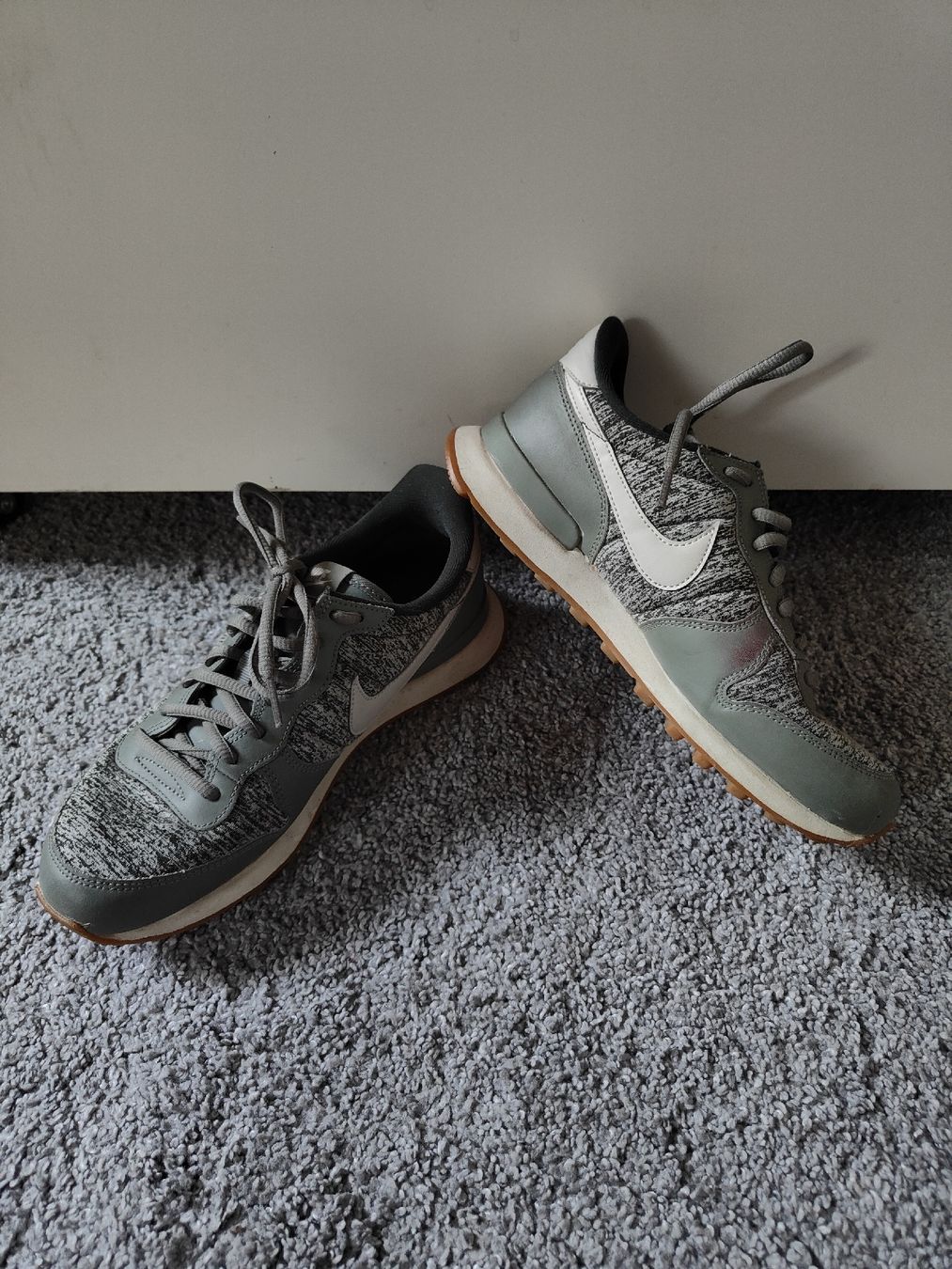 Nike Scarpe da donna: NikeSneaker Damen Gr. 38.5 – Usato da Erlinsbach SO venduto da xandra23 1