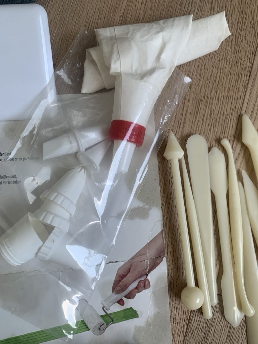 Kit bricolage: Fondant, Cake, Cookie Tools, full decorating set – Usato da Immensee venduto da Gitter 4