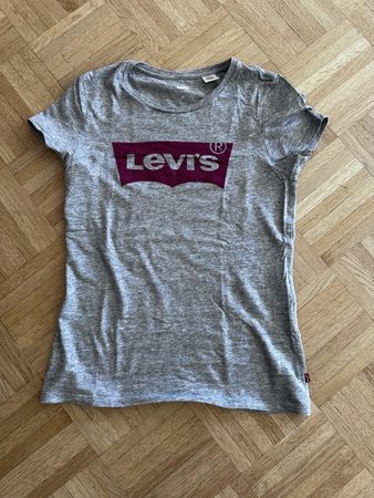 NEU Levi's T-Shirt mit Logo XS!