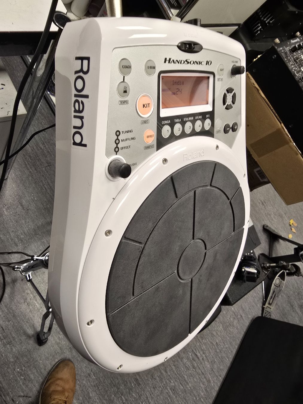 Roland Strumenti musicali: ROLAND HandSonic HPD-10 Hand Percussion Pad mit Netzteil – Usato da Zürich venduto da Roy-Events-Zurich 1