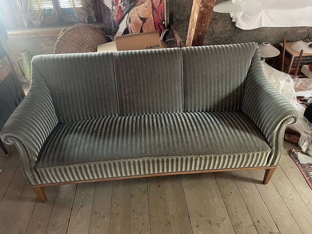 Sofas: Grossmutter Sofa – Gebraucht aus Bütschwil von Biberli59