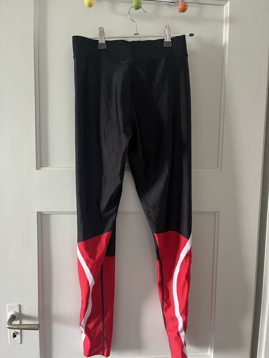 Puma Pantaloni: Swiss Tights Gr. S – Usato da Bern venduto da Moorigo 1
