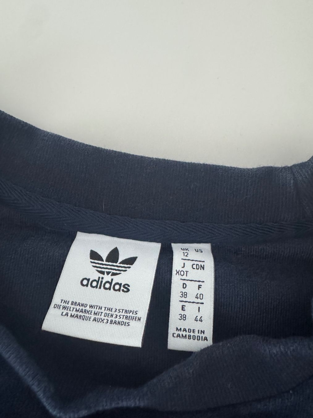 Adidas Maglioni & Felpe: Adidas Samt Pullover, Grösse 38, Dunkelblau, Top Zustand – Usato da Tafers venduto da Sarah304 1