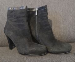Denis Black Suede Leather Ankle Boots, Size 38, Winter