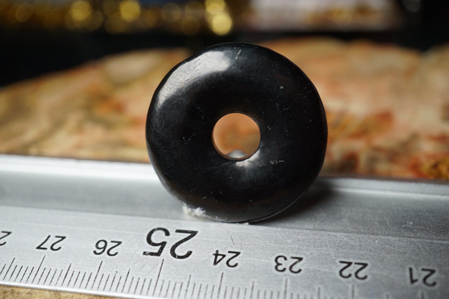 Mineralien & Heilsteine: Schungit   30mm   Pi Scheibe  Shungit – Neu und originalverpackt aus Eschenbach SG von topstone