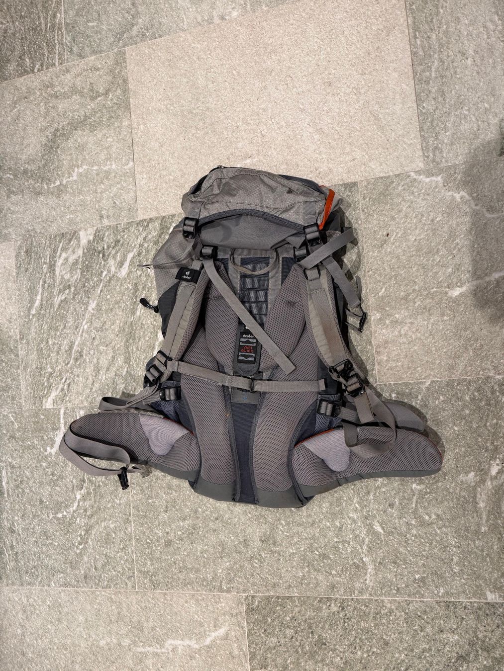 Deuter Zaini: Deuter Act Lite Wanderrucksack - 35 + 10 – Usato da Grüt (Gossau ZH) venduto da Guguseli22222 1