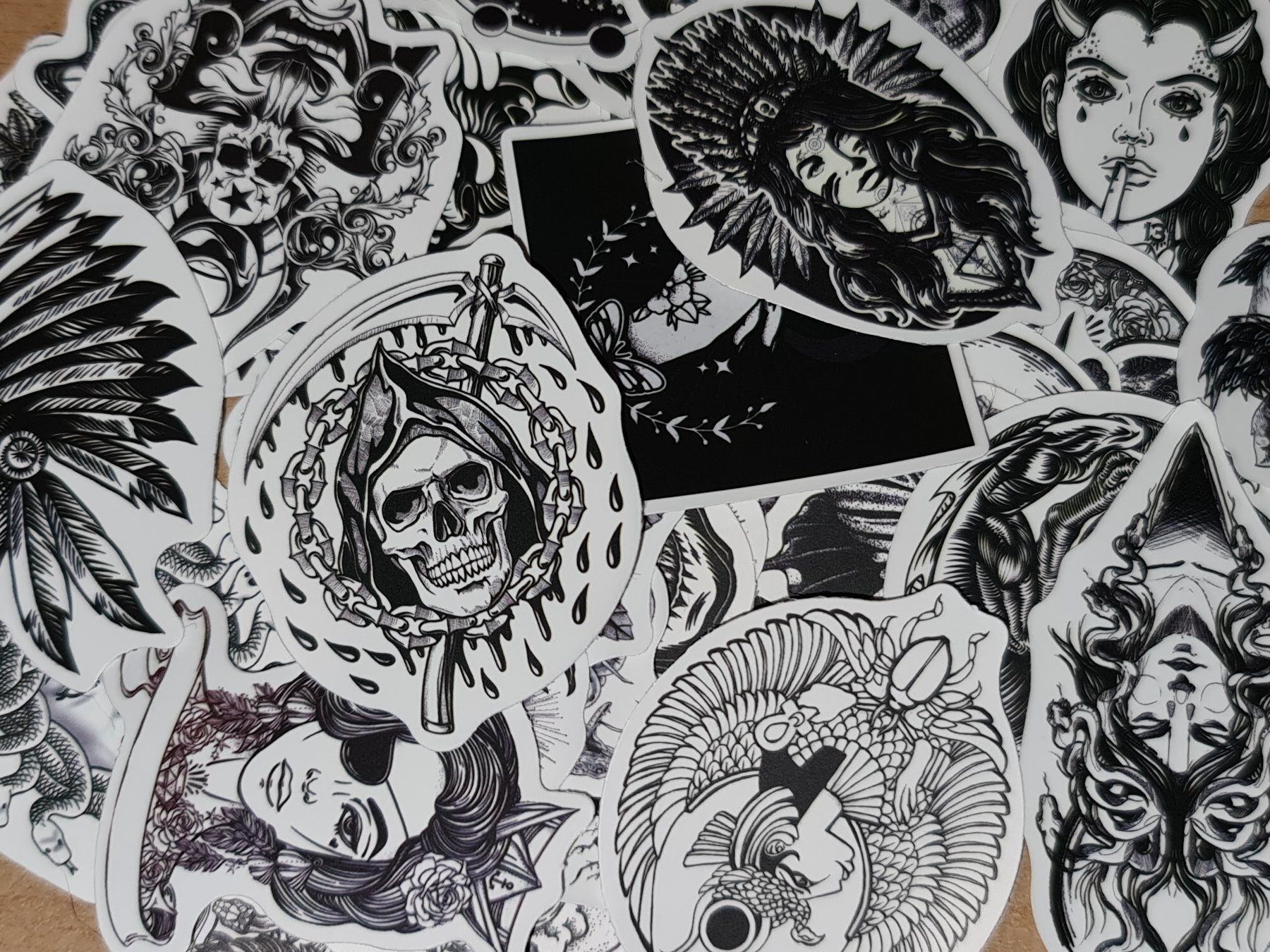 Sticker: 25 Sticker Aufkleber skull gothic tattoo – Nuovo e nell'imballaggio originale da Dintikon venduto da Vexi