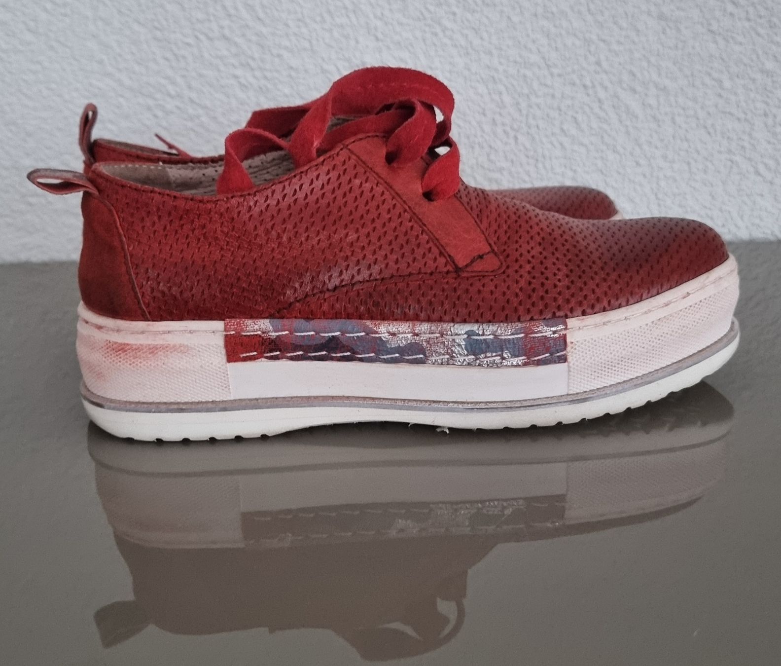 Scarpe da donna: Sneaker rot 37 Leder only studio – Nuovo (secondo la descrizione) da Untereggen venduto da cla_kb2w