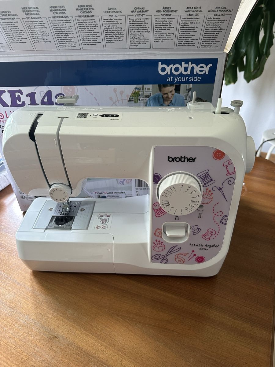 Brother Macchine da cucire: Brother KE14S Sewing Machine with sewing kit – Nuovo (secondo la descrizione) da Zürich venduto da als_d57v 1