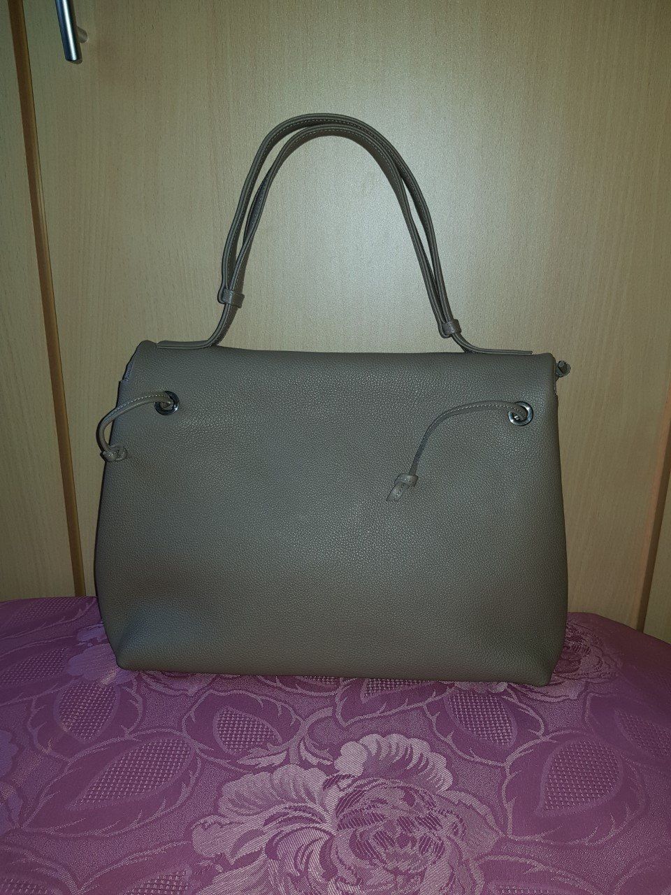 Borse da donna: Unützer Leder Handtasche – Usato da Basel venduto da chien008 4