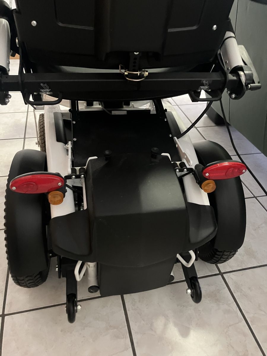 Sedie a rotelle: Elektrischer Rollstuhl Forest 3 – Usato da Oberuzwil venduto da Paga77 2