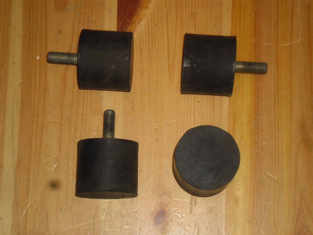 Altro per industria metallurgica: 4 Stk.  Silentblock / Gummipuffer , 50mm – Usato da Büren SO venduto da omsa 2