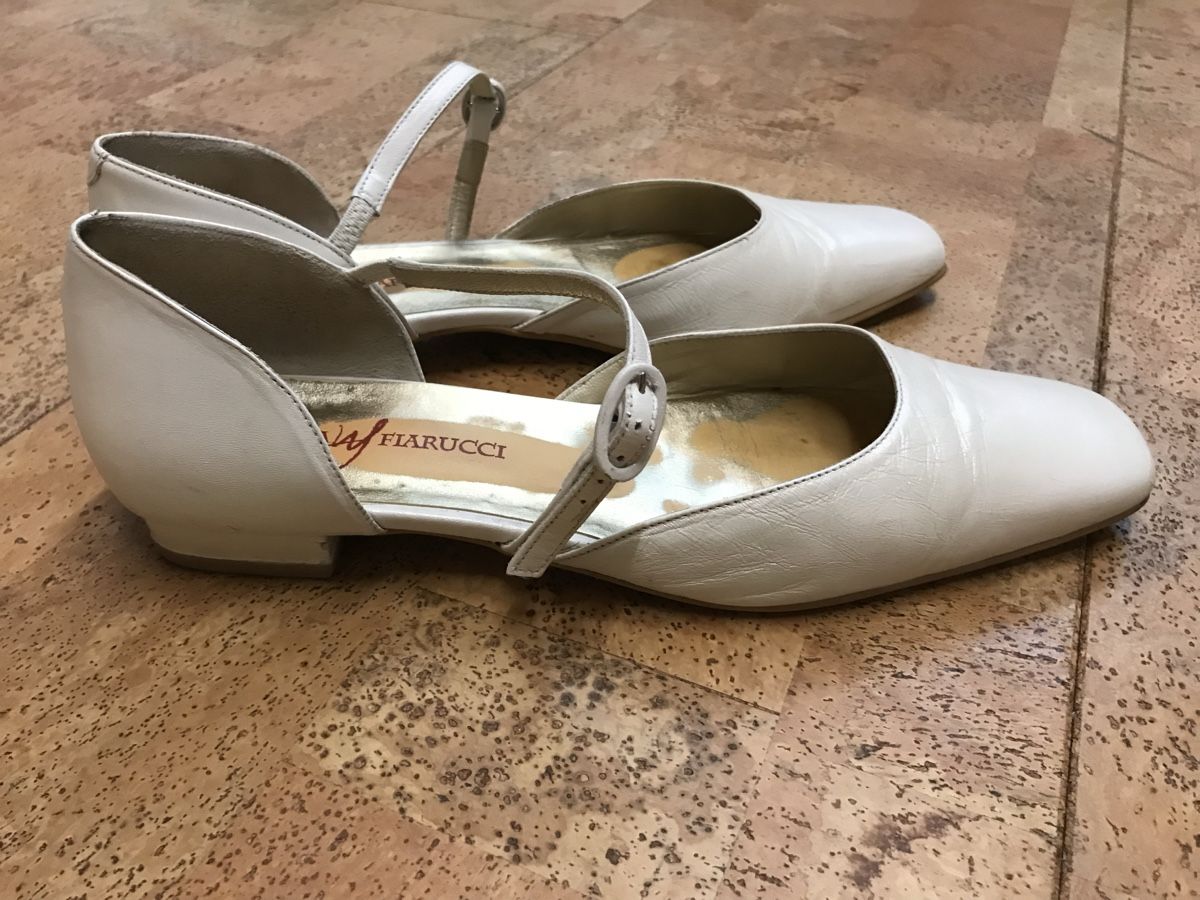 Scarpe da donna: Hochzeitsschuhe Grösse 40 – Usato da Oberentfelden venduto da Kammervogel