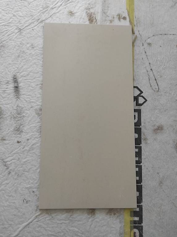 Rivestimenti per pavimenti: Wand- oder Bodenplatten 30x60 cm beige – Nuovo e nell'imballaggio originale da Henggart venduto da pet_9f59