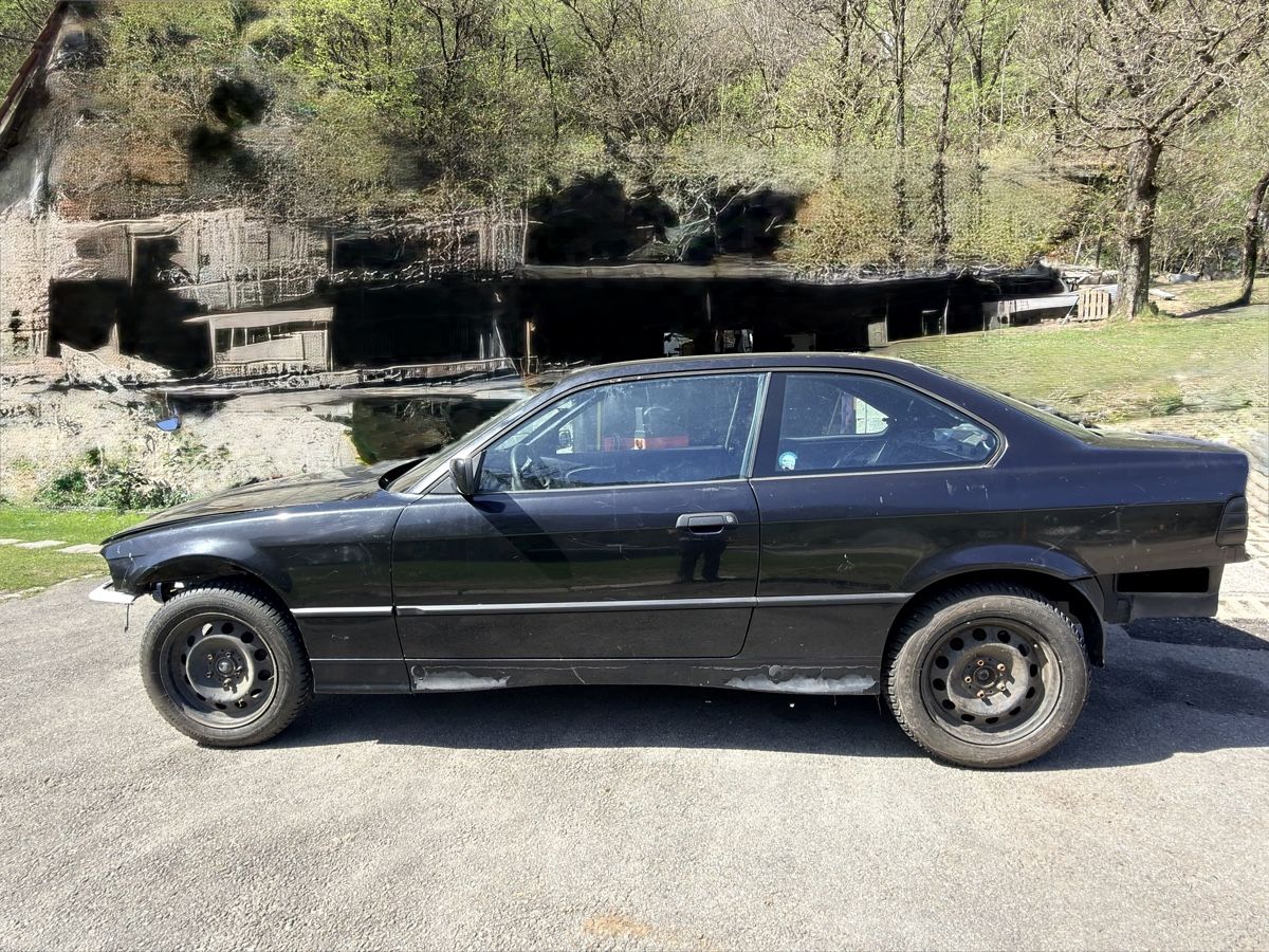 BMW Tutti pezzi di ricambio auto: Bmw 325i e36 chassis – Difettoso da Biasca venduto da dam_v27g