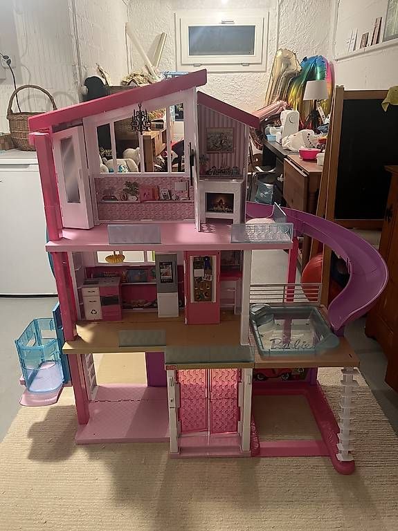 Spielzeuge: Barbie Haus – Gebraucht aus Aarau von fab_jd6r