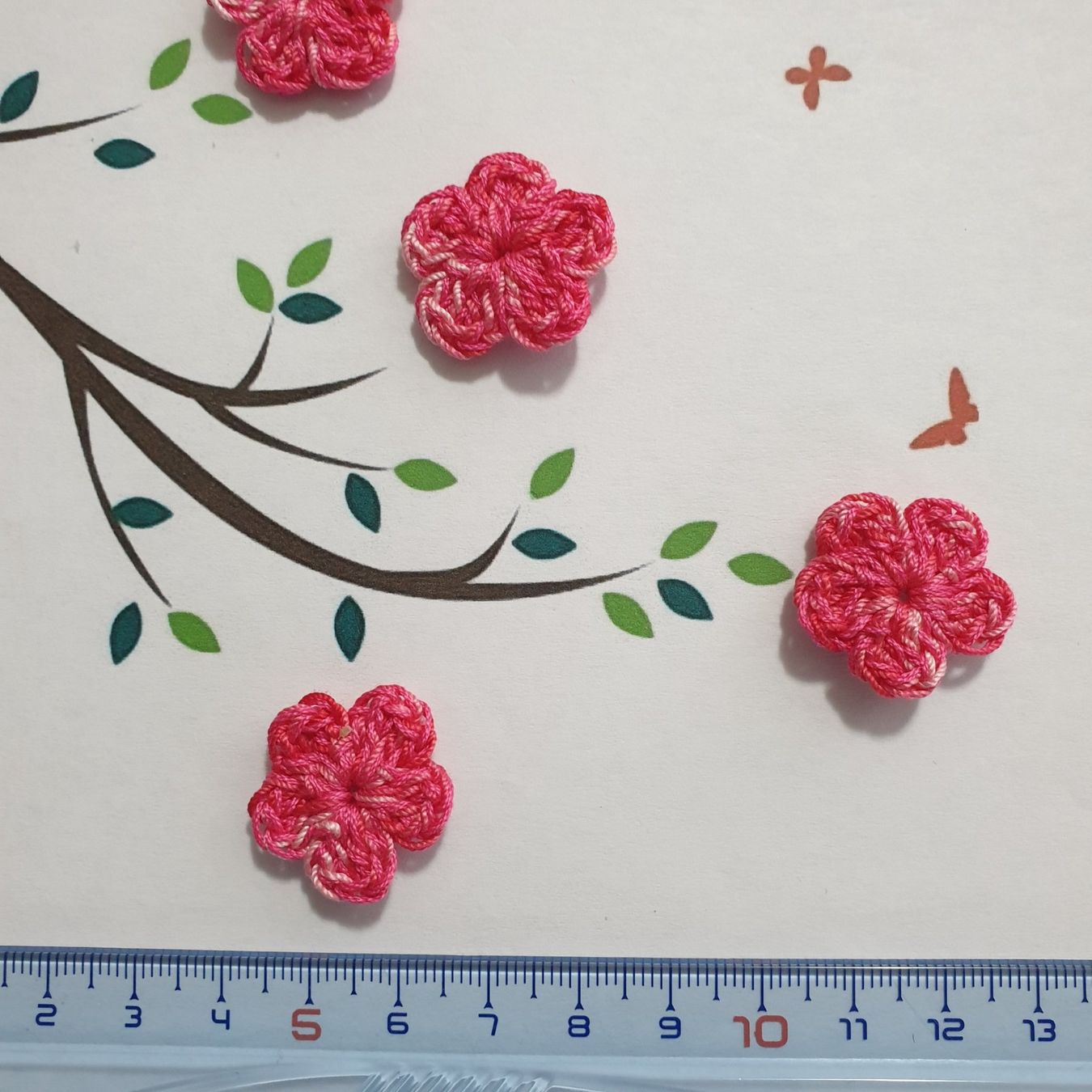 Tutte le decorazioni: 5 Stück Blumen gehäkelt 033 – Nuovo e nell'imballaggio originale da Killwangen venduto da Bianca790 1