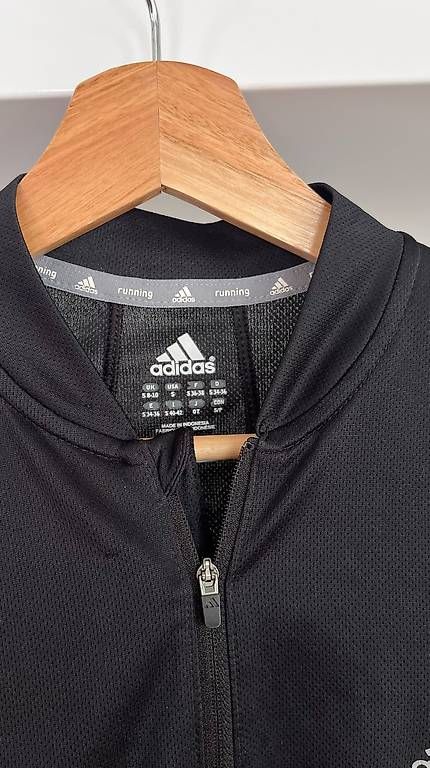 T-Shirts: Adidas Laufshirt Langarm Gr. S – Gebraucht aus Liestal von Schatzsucher90 3