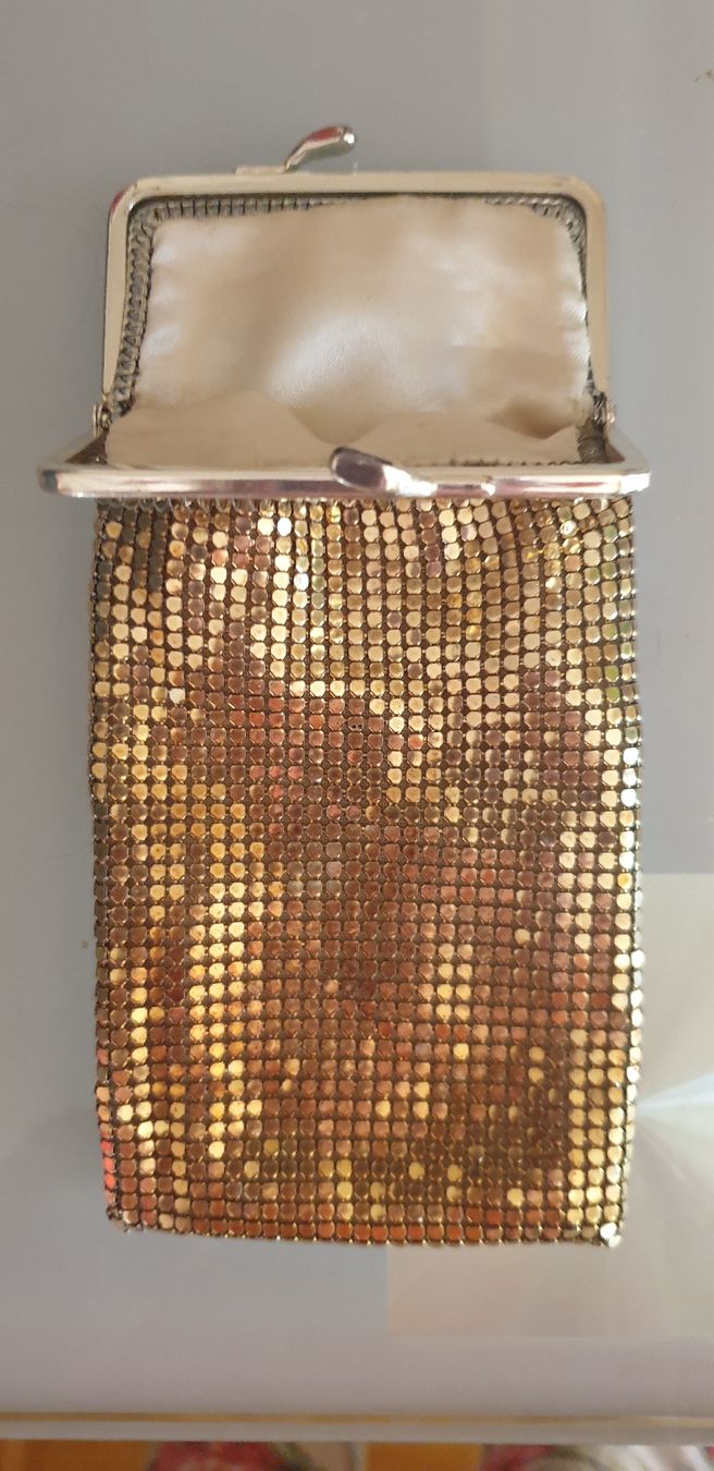 Altro in  Abbigliamento & Accessori: Vintage Brillenetui in Gold – Usato da Zürich venduto da bre_22v9 1