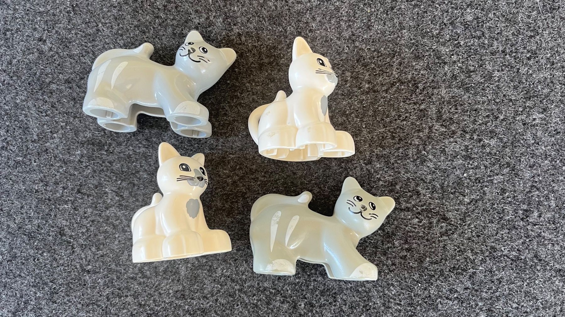 Figuren: 4 LEGO Duplo Katze Katzen Tiere – Gebraucht aus Ennetbaden von teo_yg9s