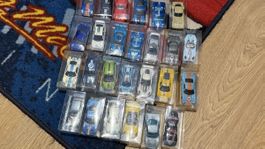 26 hot wheels Ford - corvettes