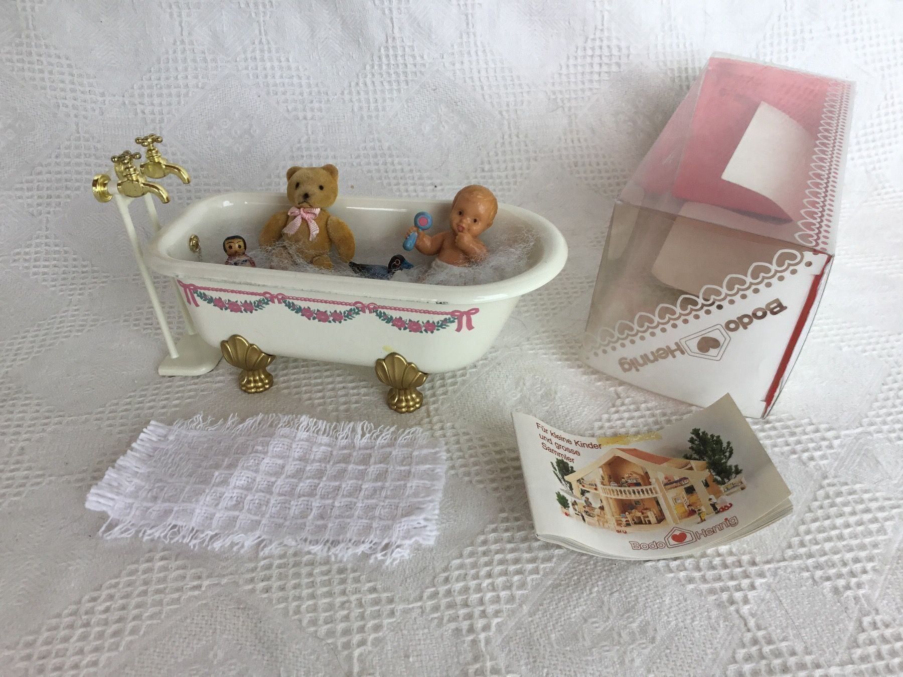 Spielzeuge: Puppenhaus Badewanne 1:12 – Neu und originalverpackt aus St. Gallen von chamilla 6