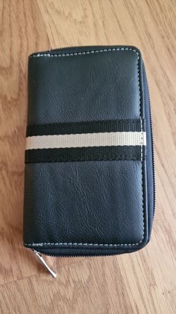 Portemonnaie/Etui, neuwertig, mit Reissverschluss, schwarz
