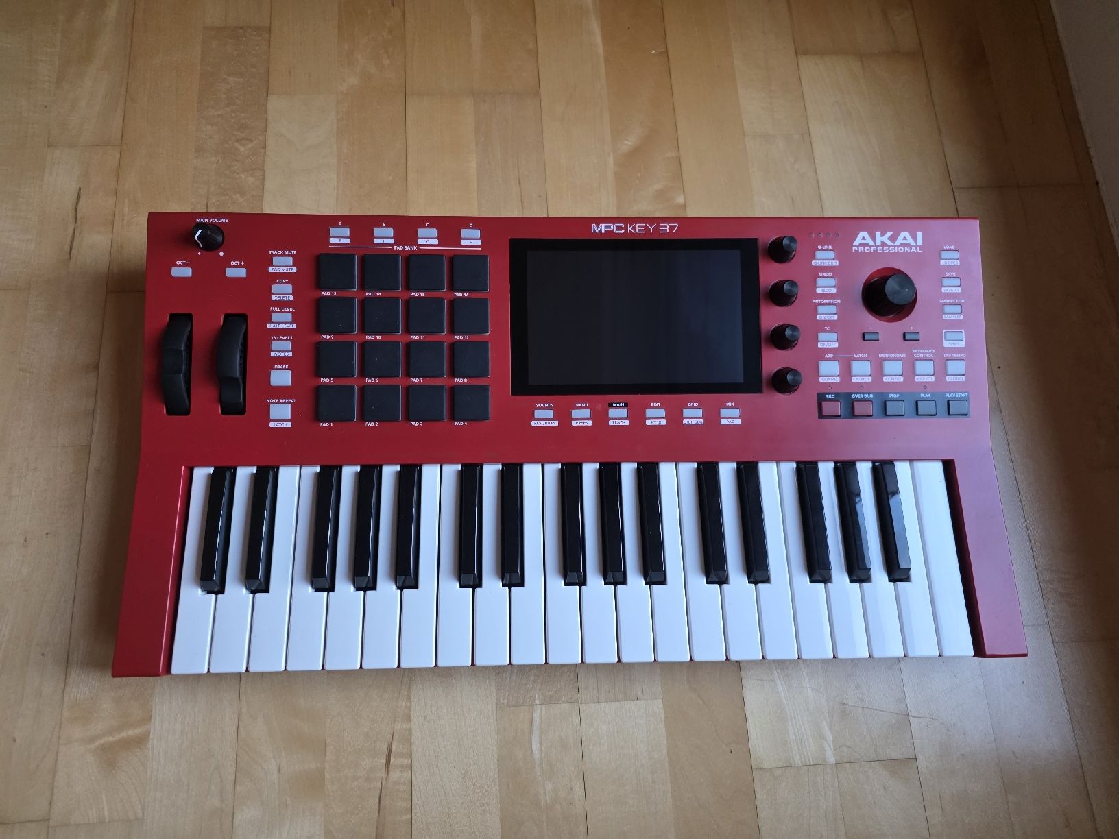 Akai Musikinstrumente: AKAI MPC KEY 37 MIDI Controller  Standalone gebraucht.  – Gebraucht aus St. Gallen von alex155