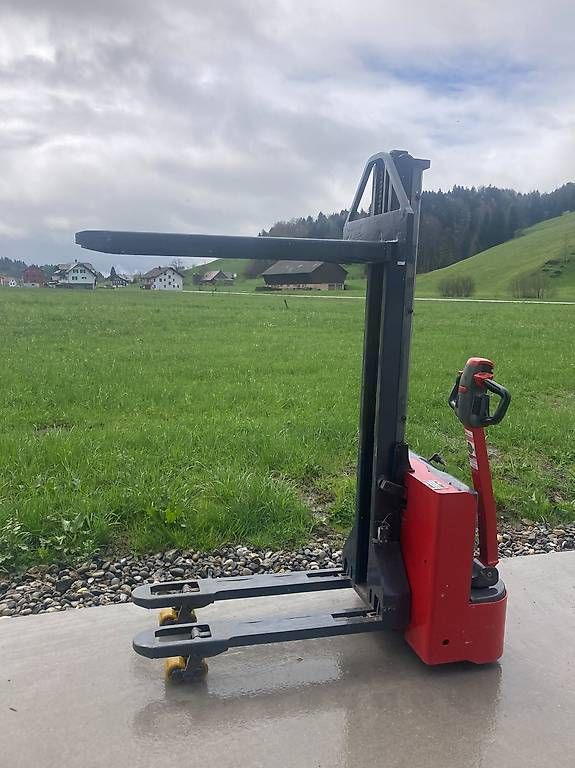 Carrelli elevatori e a forche: Hochhubwagen Linde MN10i Elektro – Usato da Rothenthurm venduto da FHS6418 1
