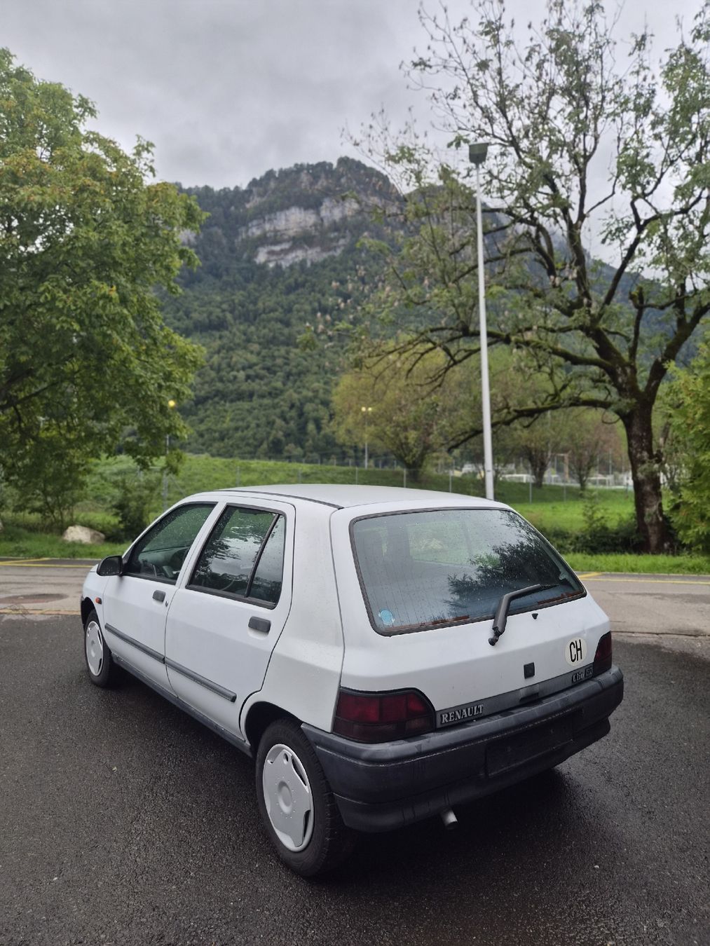 Renault Automobili: Renault Clio 1.4  – Difettoso da Näfels venduto da Aa0123 2
