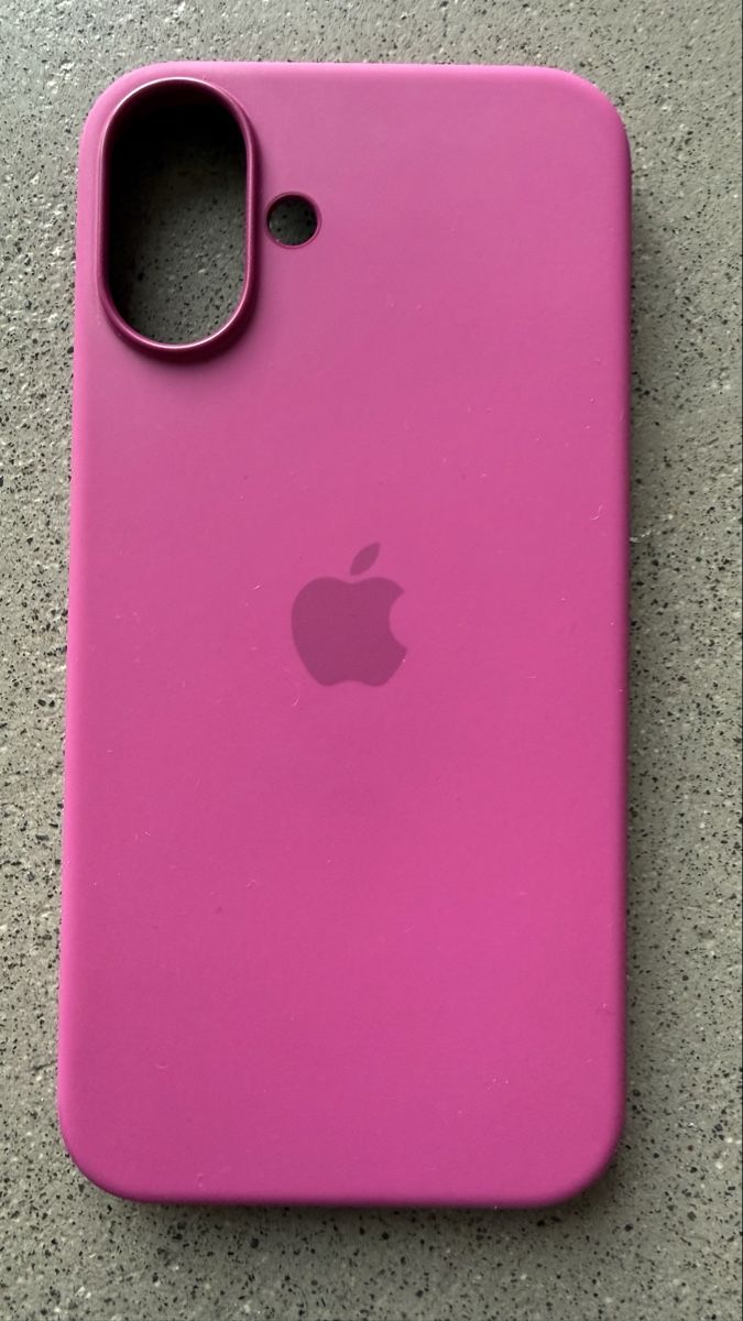 Apple Covers & Schutzfolien: Original Apple Cover Silikon, iPhone 16 Plus – Gebraucht aus Luzern von mar_x96f