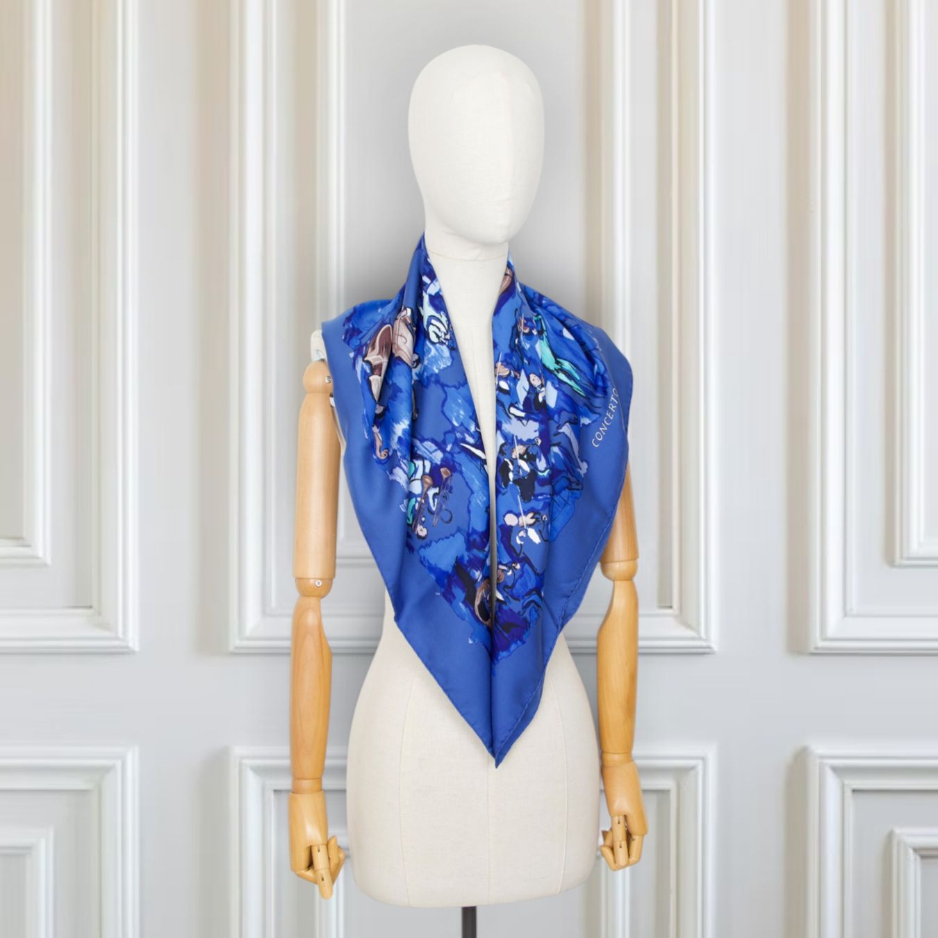 Hermès Foulards, Tücher & Schals: Hermès Carré "Concerto" blau – Gebraucht aus Binningen von Designerlabels 1