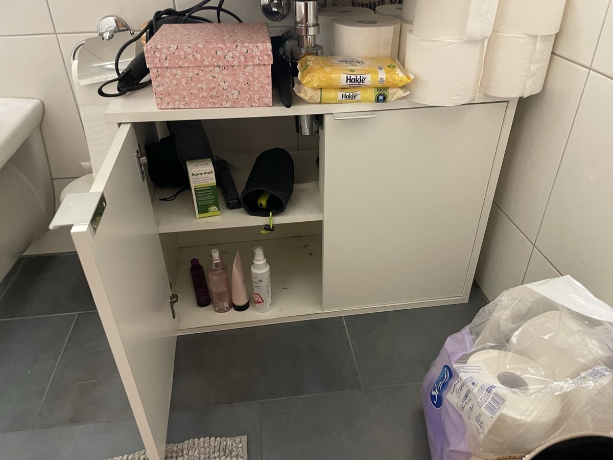 Mobili per bagno: Badezimmerschrank – Usato da Benken ZH venduto da tschiddl98 1