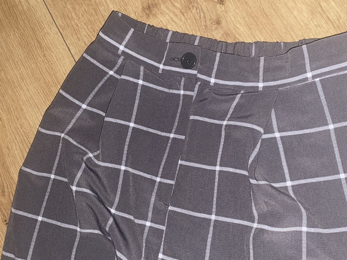 H&M Hosen: H&M Stoffhose grau kariert Grösse 34 – Gebraucht aus Wigoltingen von luu23 1
