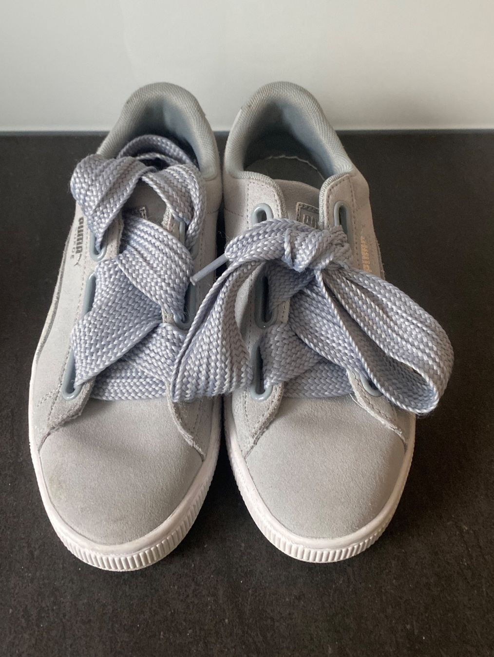 Puma Scarpe da donna: PUMA SUEDE Schuhe/Sneaker GR.37 hellblau/grau neuw. – Nuovo (secondo la descrizione) da Frauenfeld venduto da Boldi46 2