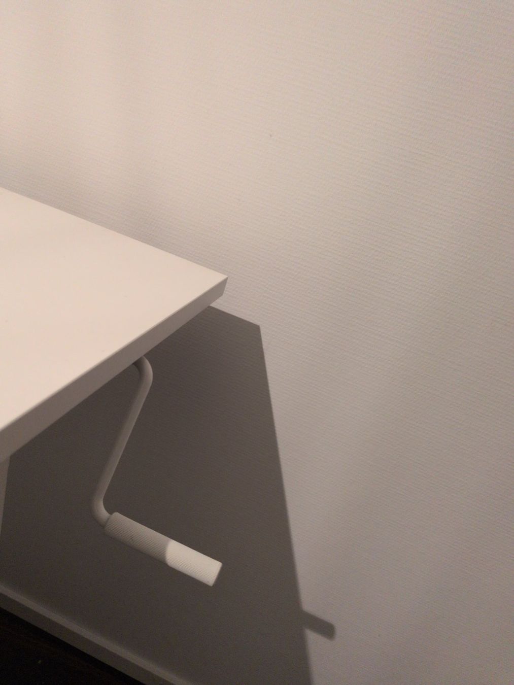 Ikea Tavoli: Bureau ajustable blanc manivelle bon état – Usato da Grolley venduto da neu_kgz7 1