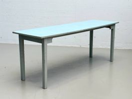 Schmaler Tisch mit Resopal Tischplatte im hellen Blau, 60er