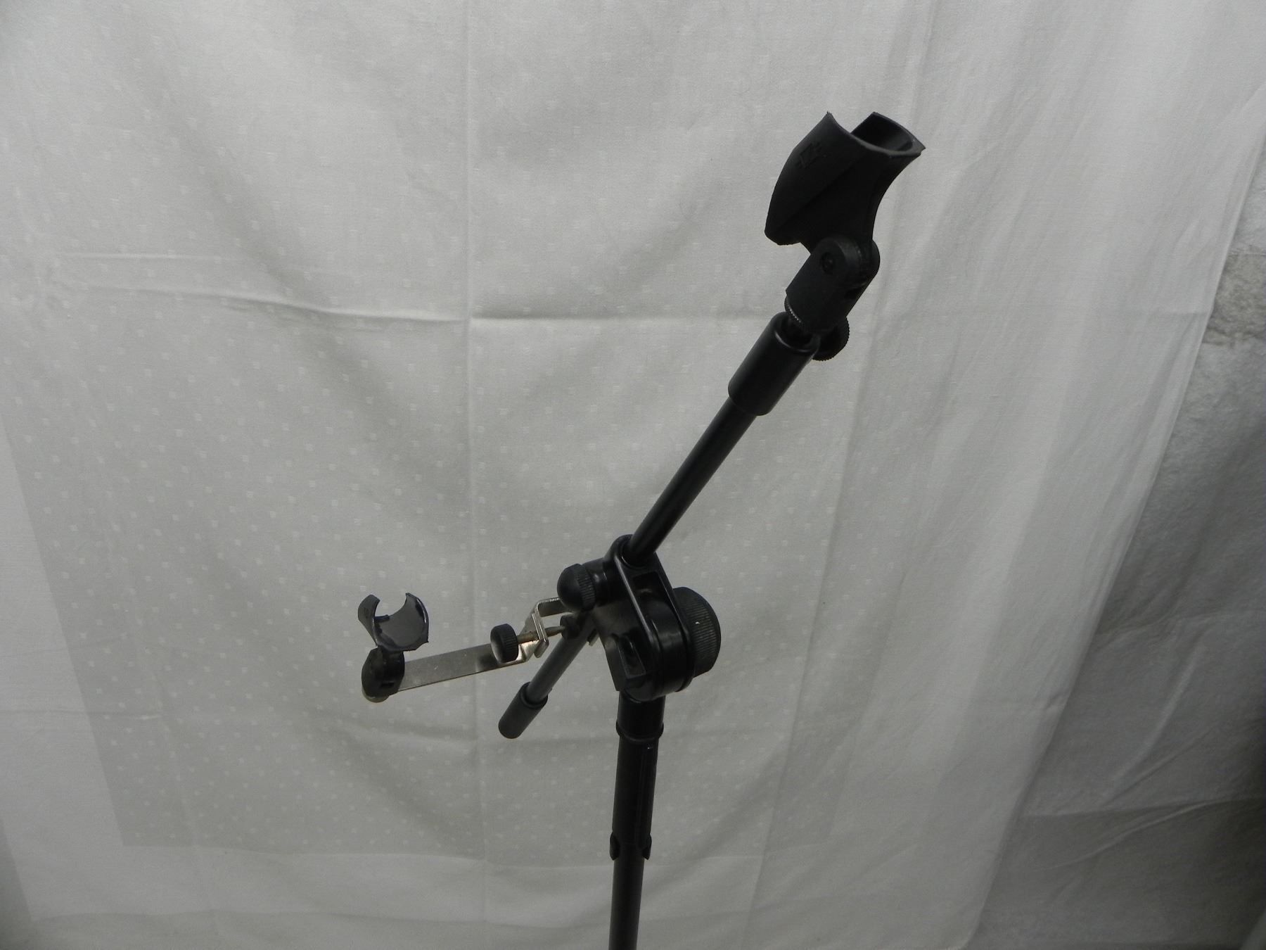 Sennheiser Supporti per strumenti musicali & leggii: Sennheiser Doppelmikrofon Ständer Total Liquidation – Usato da Basel venduto da Life-Style-Art 3
