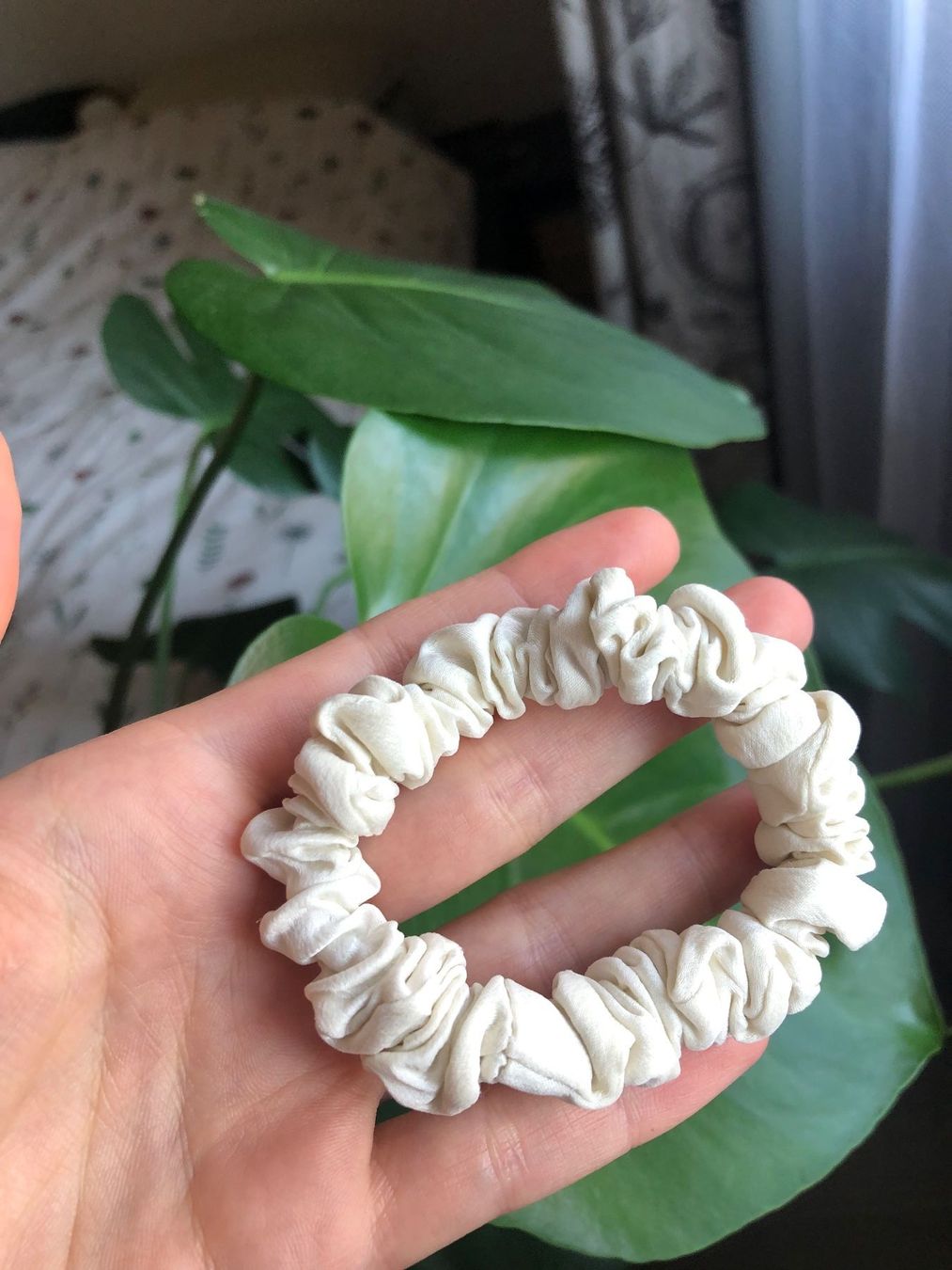 Accessori per capelli: Chouchou en 100% soie crème Scrunchie – Usato da St-Aubin FR venduto da Tiweety 3