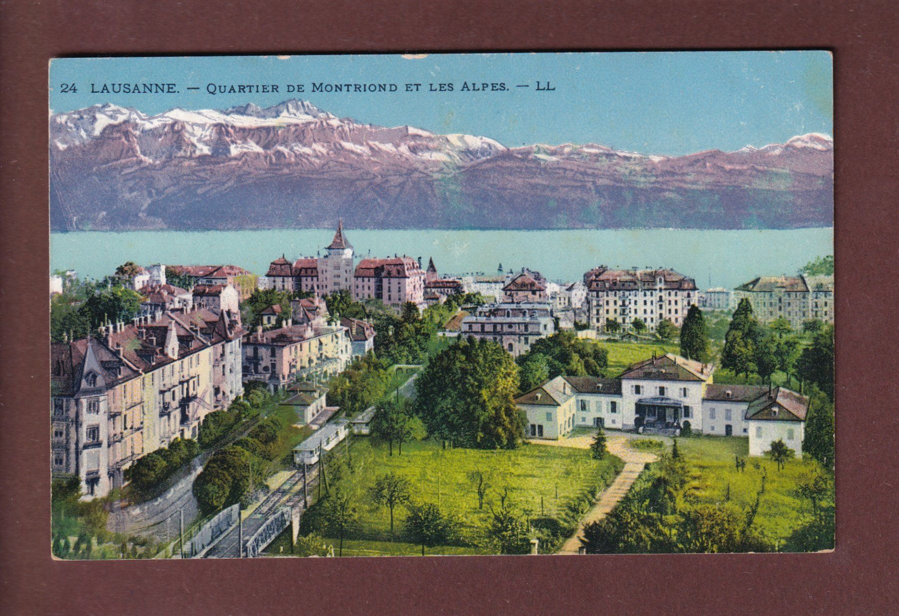 Cartoline postali: LAUSANNE - Quartier de Montriond – Usato da Pully venduto da nicecards