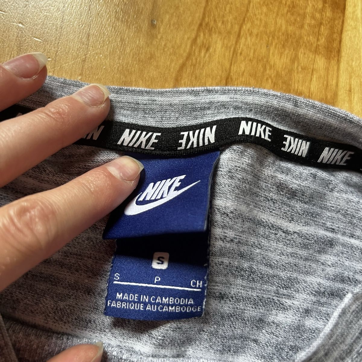 Nike T-Shirts: Graues Nike Sport Shirt – Neu (gemäss Beschreibung) aus Chur von noe_mh8b 1