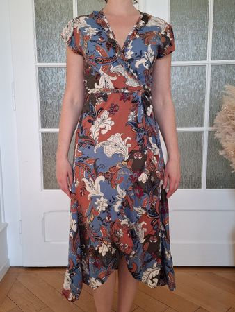 Robe longue portefeuille à motifs en excellent état